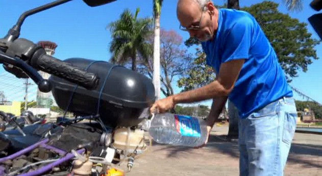 Brazilian man builds clean motorcycle that can travel 300 miles on a liter of water