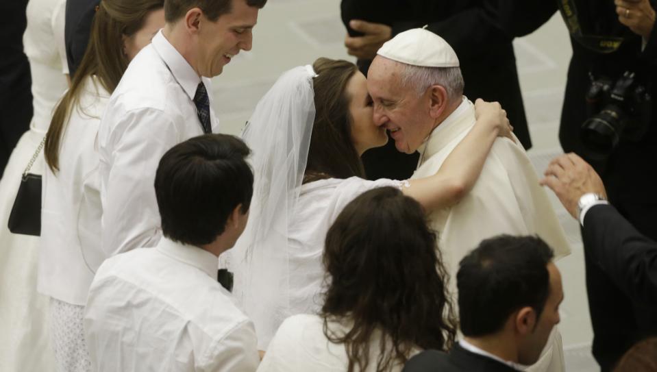 Pope: Keep door open to divorced Catholics who remarry